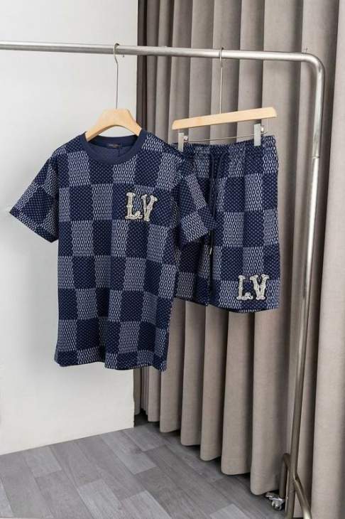 Picture of LV Shirt Pant Suits _SKULVM-2XLjhtxD00222690